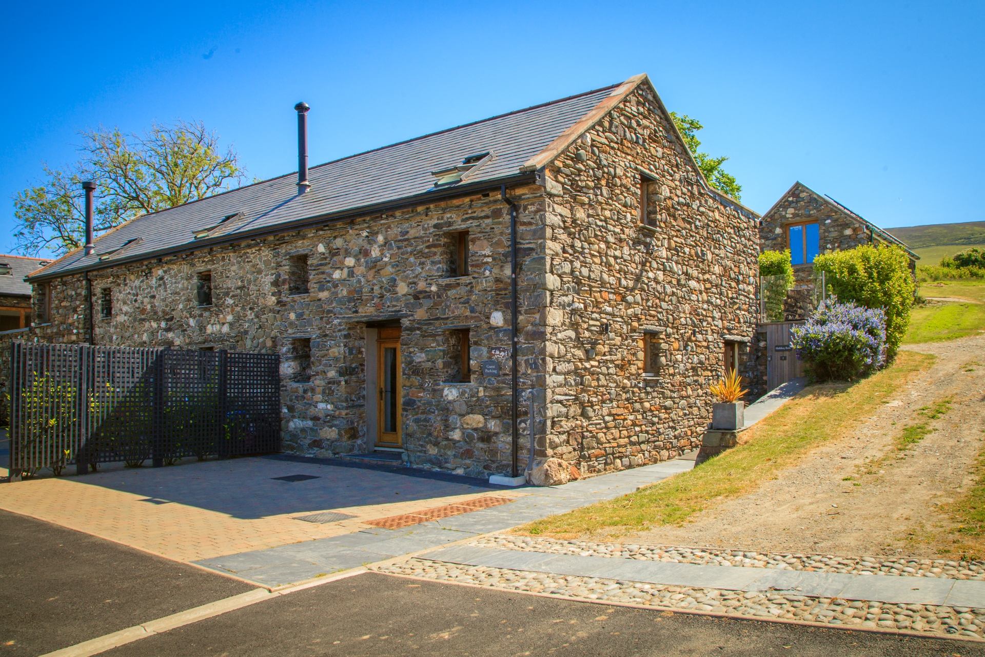 Barnagh Barns