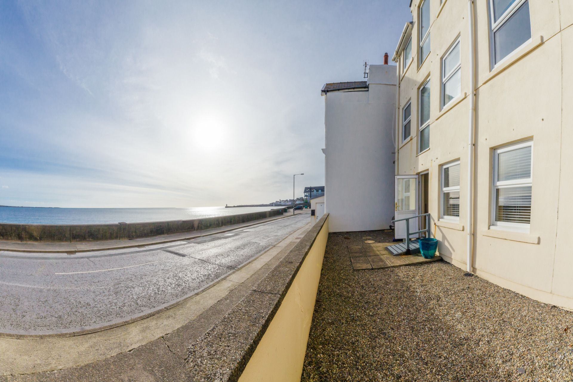 Seal Rock is a Seal Rock is a ground floor apartment with stunning views south across Castletown bay and Langness