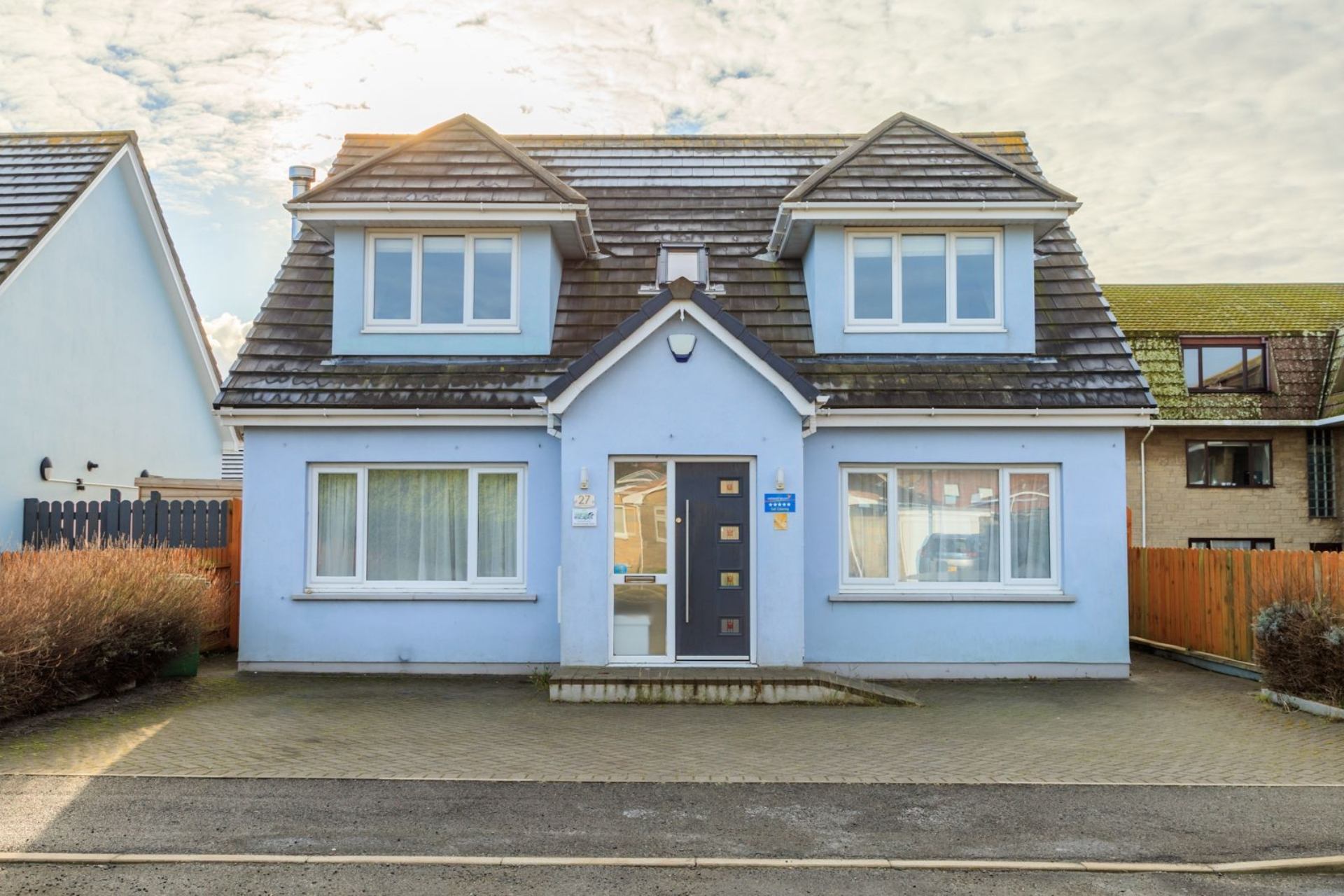 The Arches Holiday Haven is a A beautiful large 5 star gold award property built recently to exacting specifications.