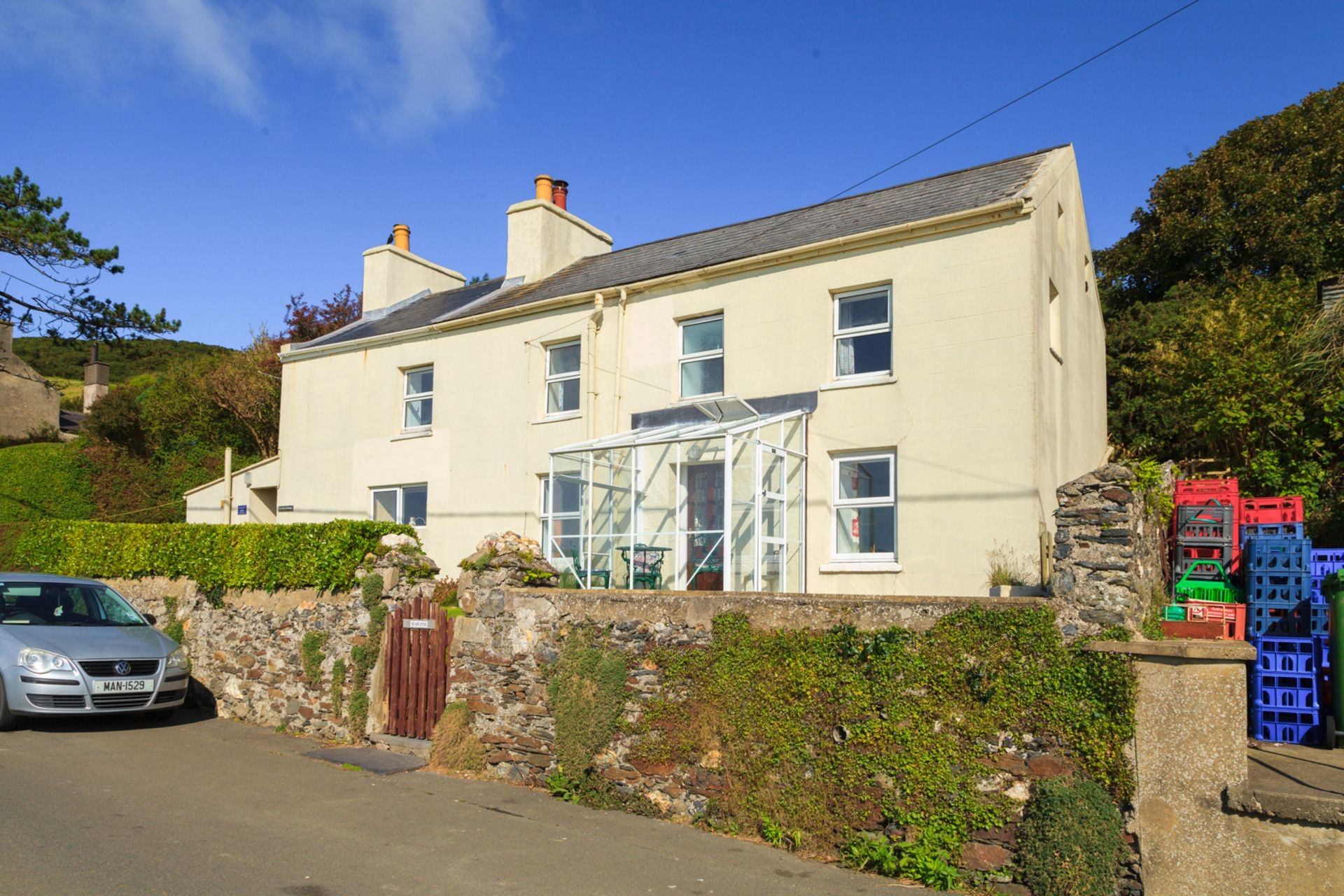The Views Cottage is a The Views Cottage is a stone farmhouse overlooking Port Erin bay, with panoramic views stretching as