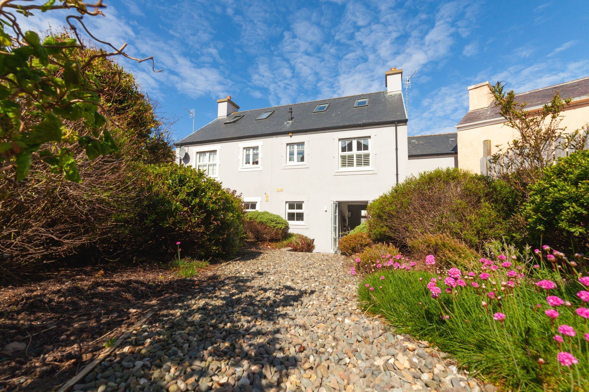 Stumbleholme is a Stumbleholme is a stylish Peel townhouse with sea walks, pubs and local shops nearby - ideal for cou