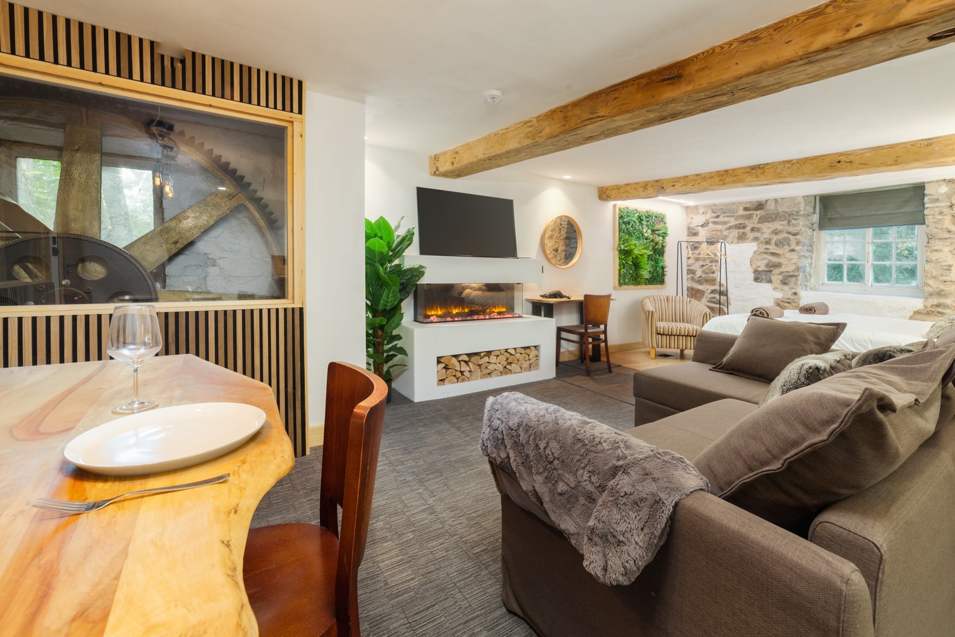 Abbey is a Stylish studio apartment located in an idyllic national glen.