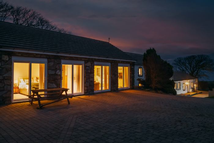 Cherry Cottage, Sleeps 4 in Laxey
