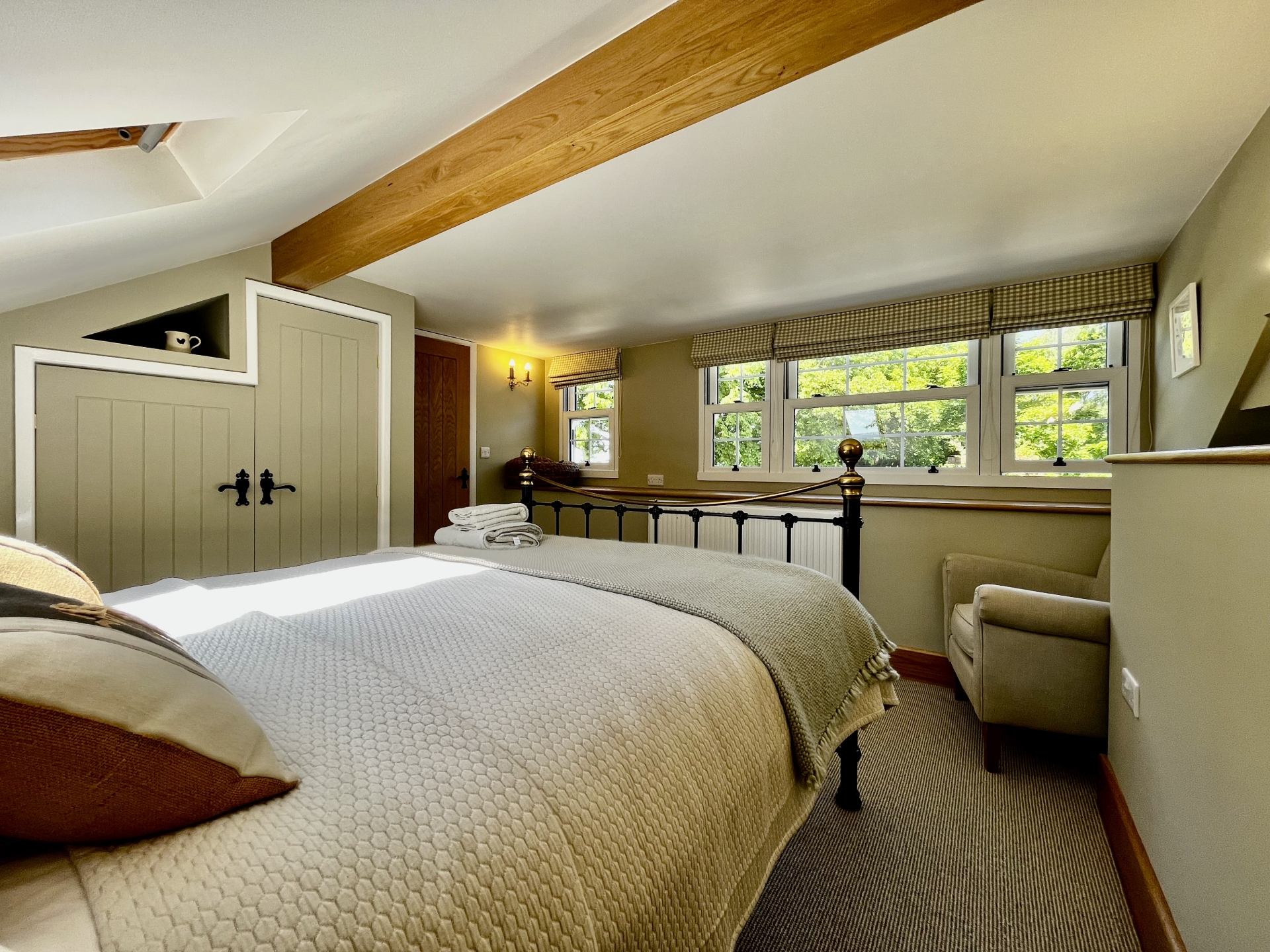 Blackwood Cottage is a Romantic Ballaugh retreat with hot tub and countryside views