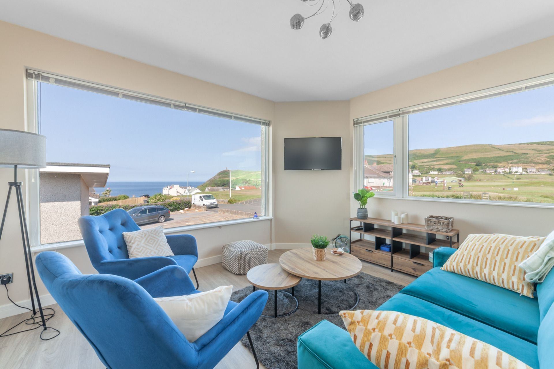 Bradda View Apartment is a Bradda View Apartment is a stylishly appointed first floor apartment, with views out to sea.