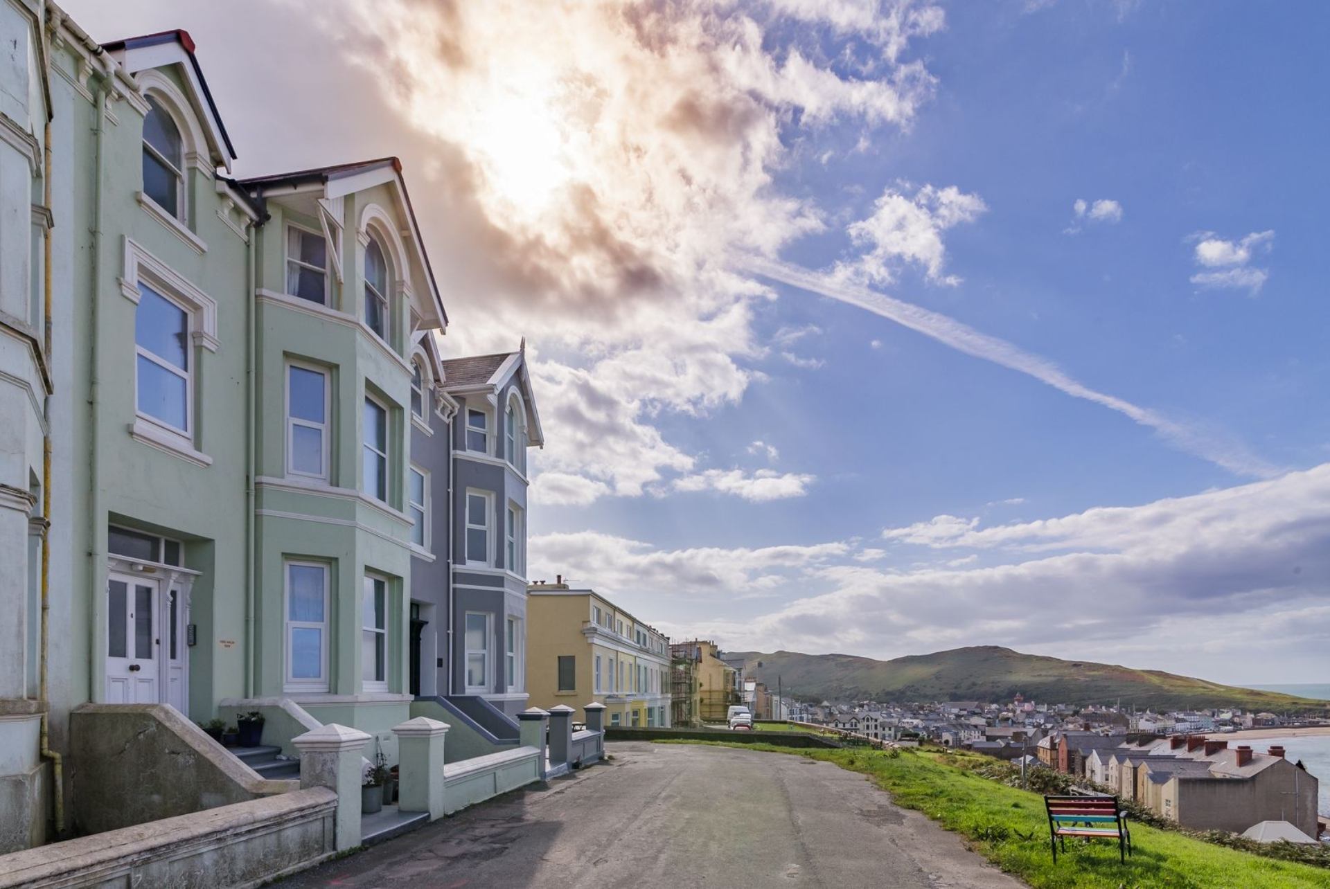 Creg Malin View is a A recently renovated ground floor apartment with stunning panoramic views across Peel bay.