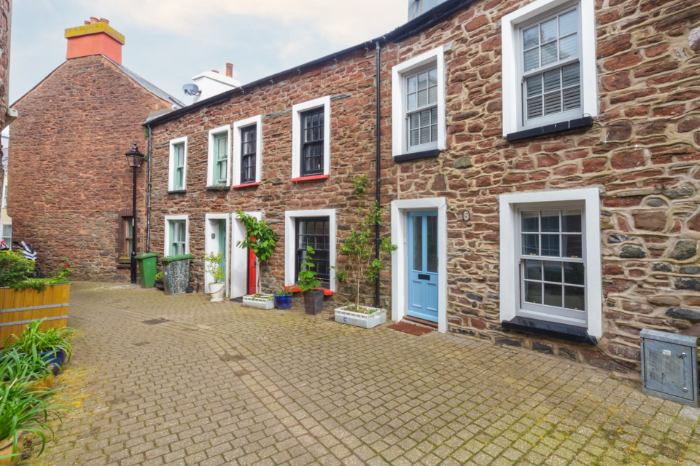 5 Charles Street, Sleeps 4 in Peel