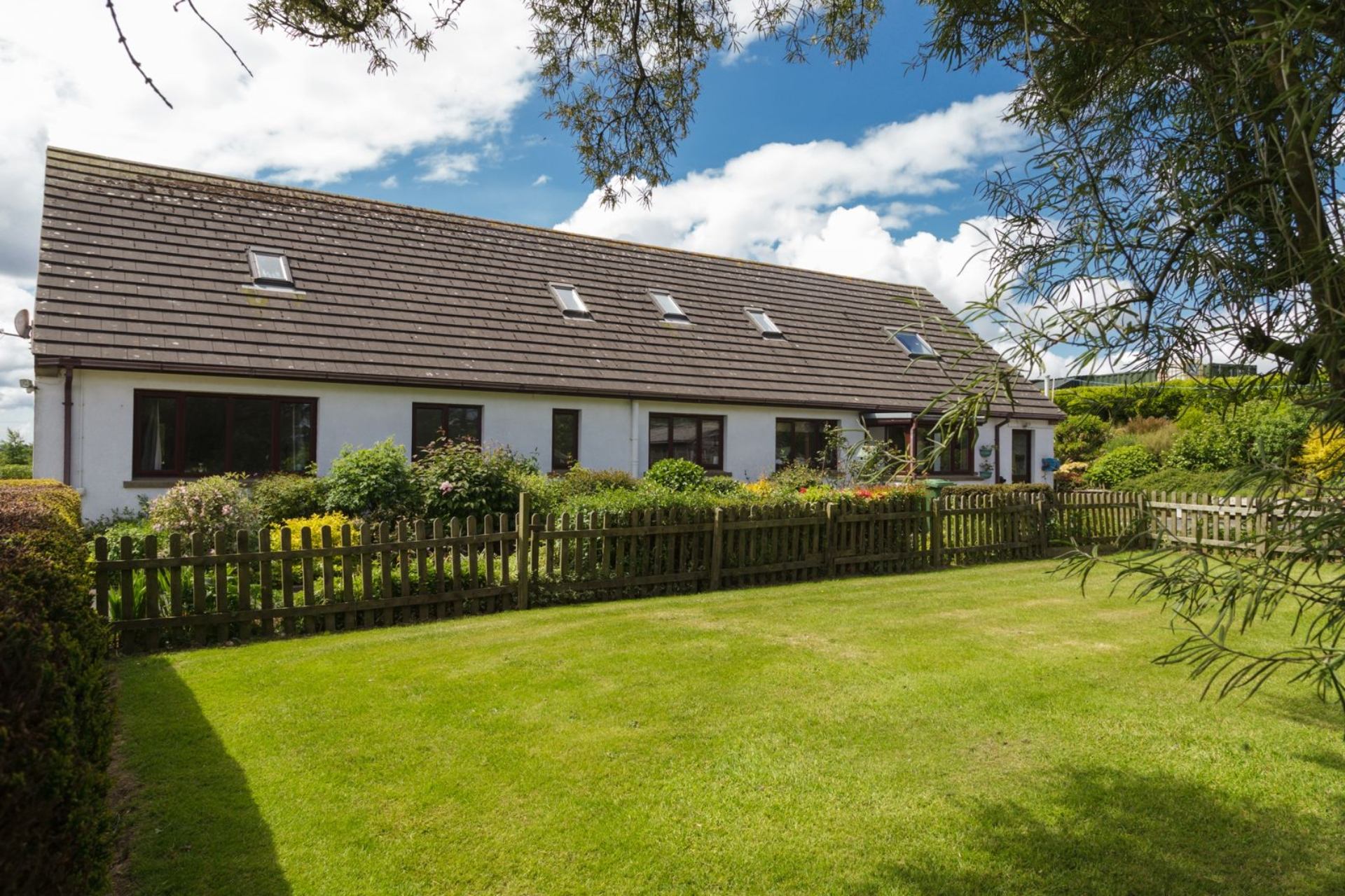 Cummal Beg Apartment is a Cummal Beg is situated in a quiet area of the island between Douglas and Laxey