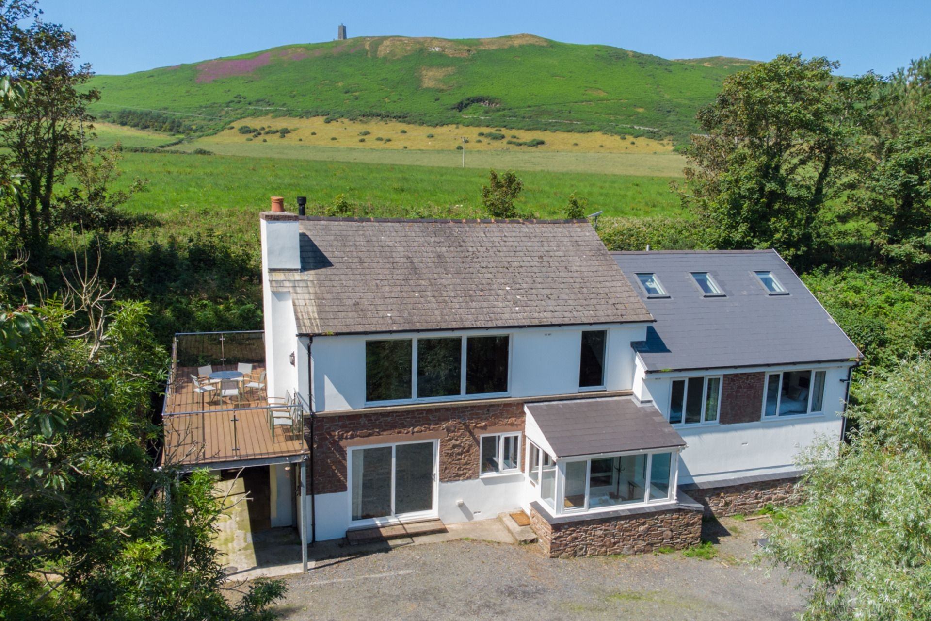 Glenfaba Lodge is a Glenfaba Lodge is a large family friendly home located just outside the coastal town of Peel