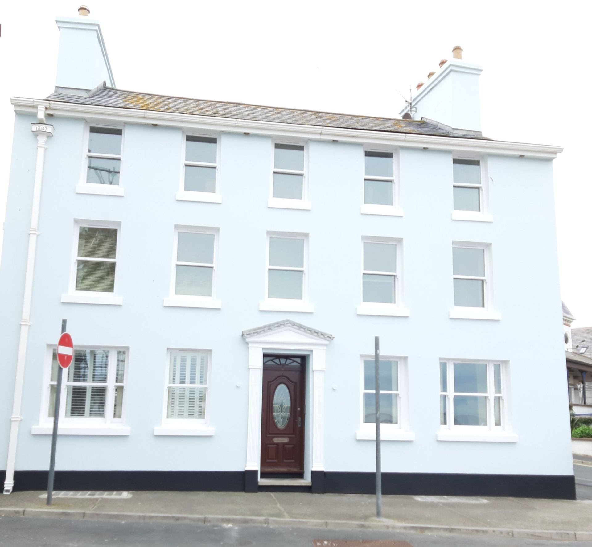 Imperial House is a Located in a prime position on Peel promenade, Imperial House is the perfect seaside getaway