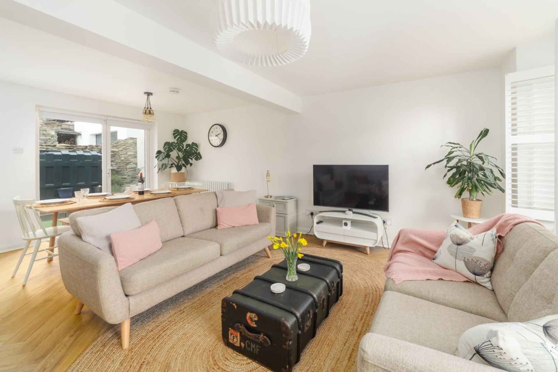 Mariners House - Laxey is a Just a hop, skip and a jump from Laxey beach, this superb family house is perfectly located